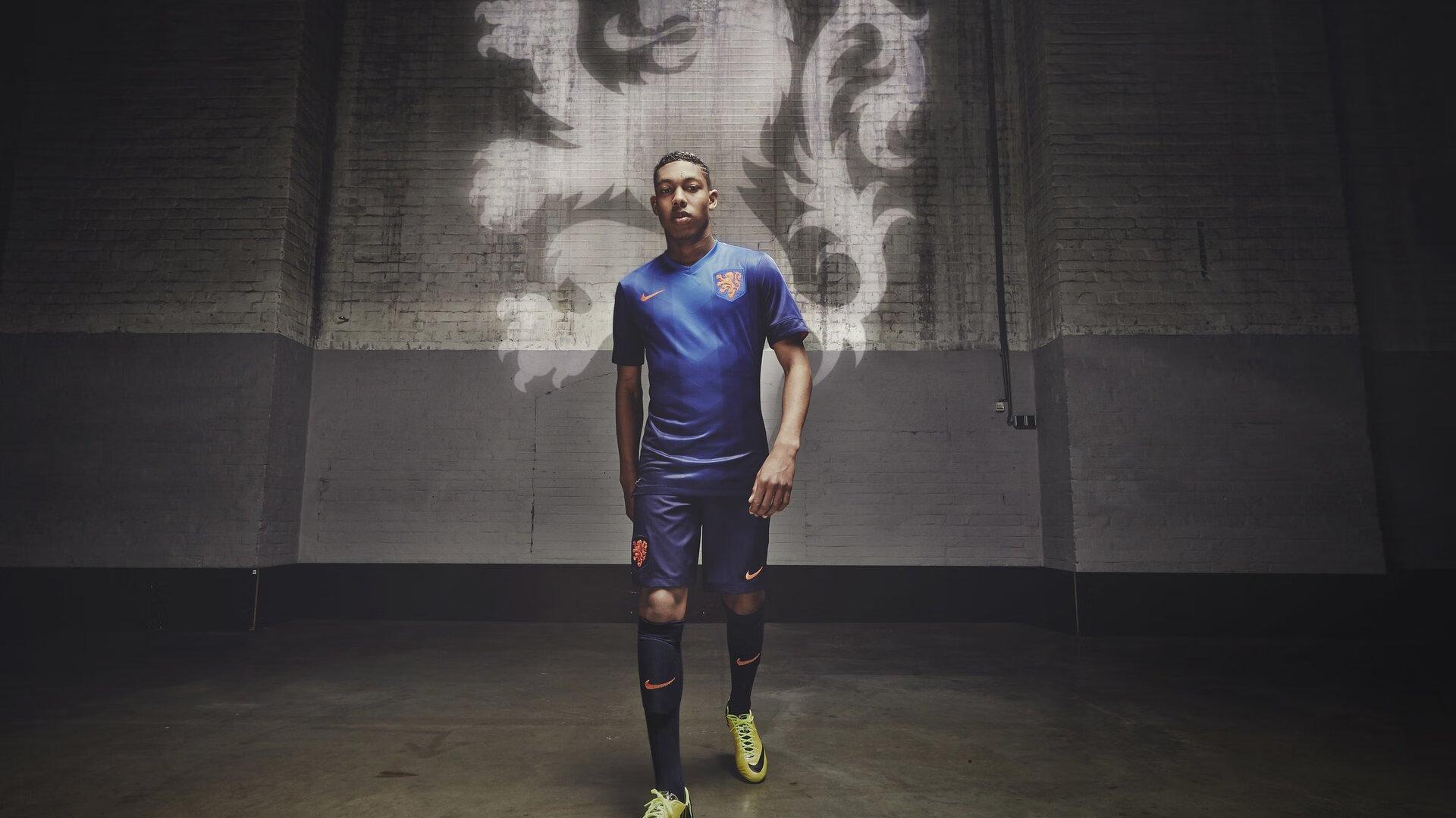 女足欧冠赛场突发电力故障 切尔西激战巴塞罗那遭遇意外中断