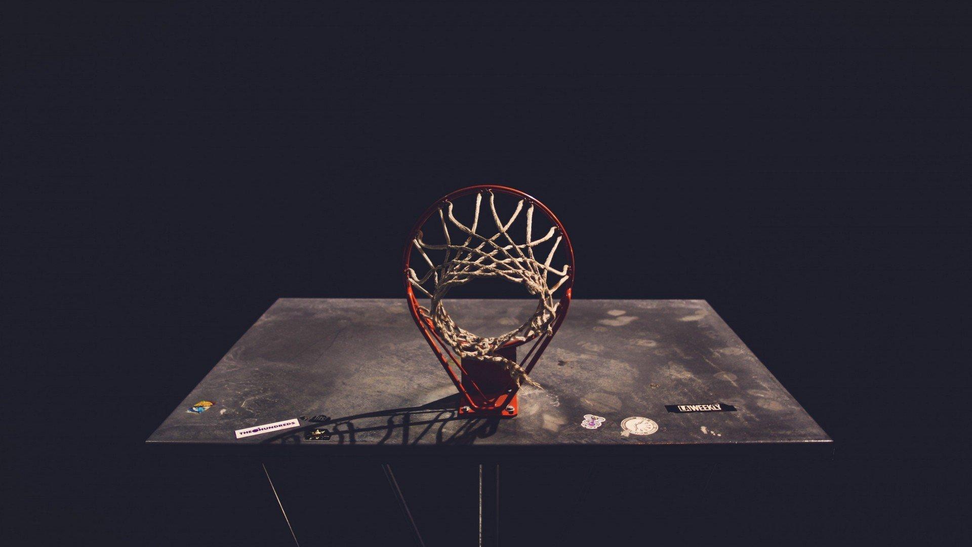 哈登谈后撤步风靡联盟，独创技艺成时代符号，篮球进化见证个人烙印